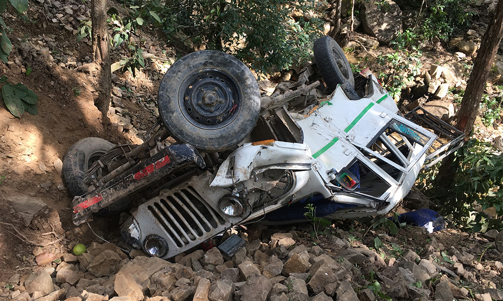 रोल्पामा जिप दुर्घटनामा चालकको मृत्यु