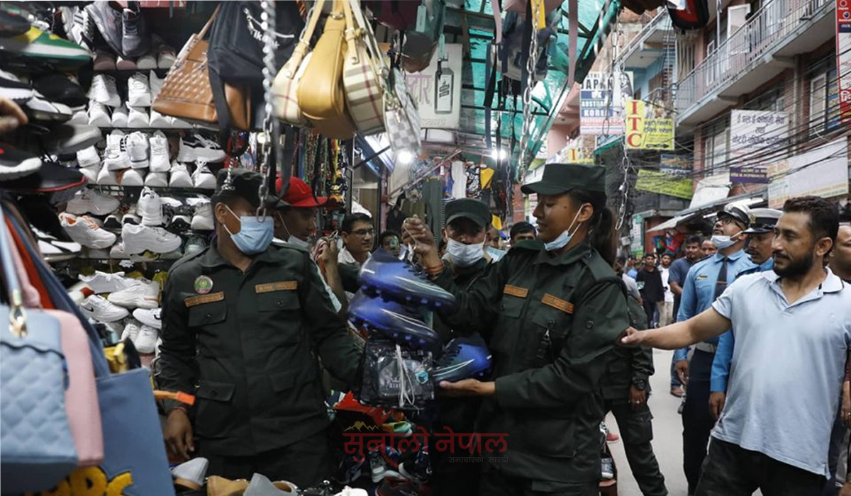 कोटेश्वर क्षेत्रका फुटपाथ व्यवसायीलाई महानगरले हटाउन सुरु