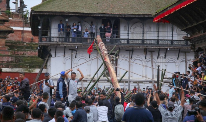 आजबाट इन्द्रजात्रा शुरु, इन्द्रध्वजा उत्थोलन गरिँदै