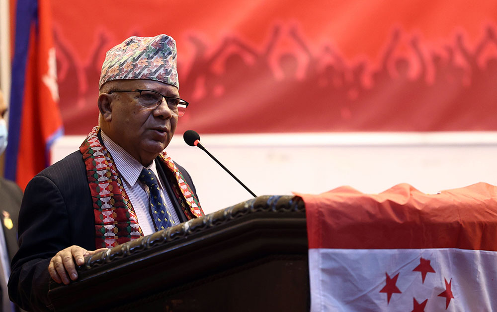 एमालेले गरेको भ्रष्टाचार र लुटको पैसा निर्वाचनमा खोलो जसरी बगेको छः माधव नेपाल