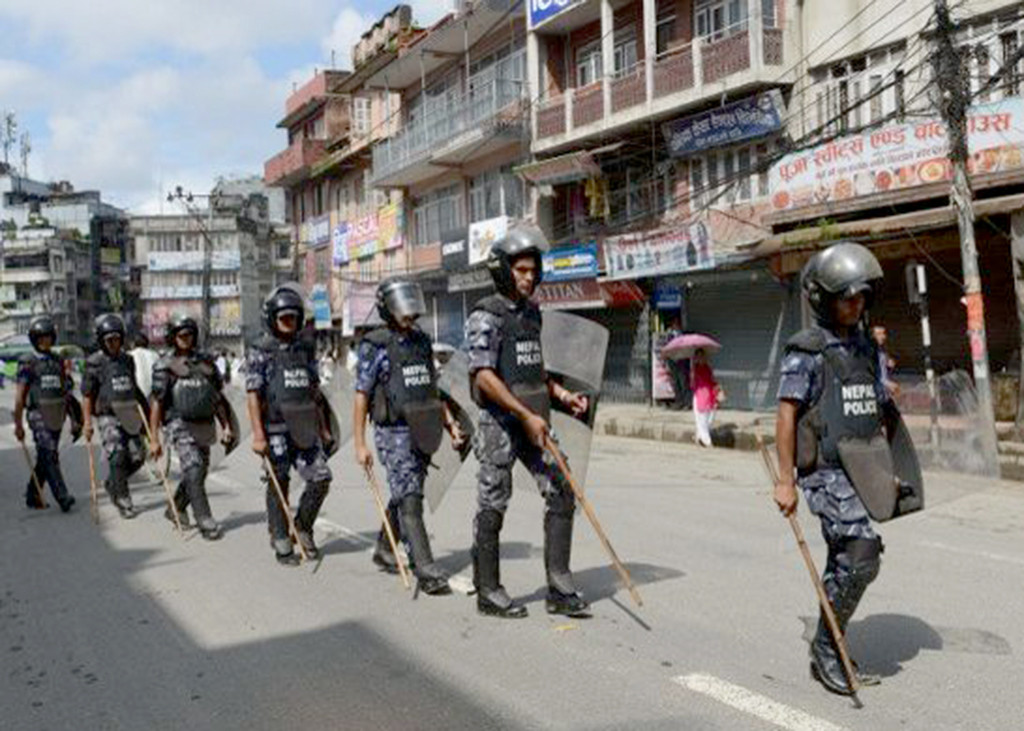 चौबीस घण्टे सेवाः न बिदा न सुविधा