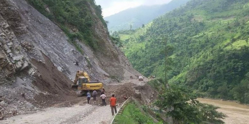 बेँसीसहर–चामे सडक स्तरोन्नति सुस्त गतिमा