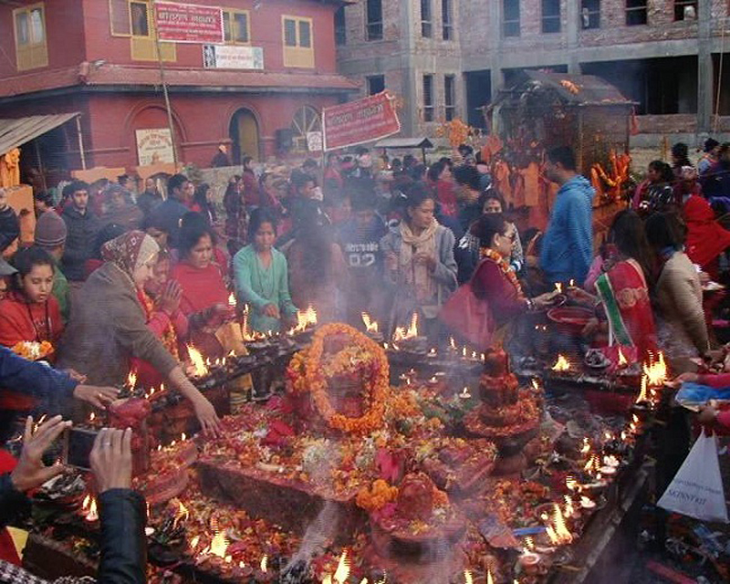 नारायण मन्दिरमा दर्शनार्थीको घुइँचो