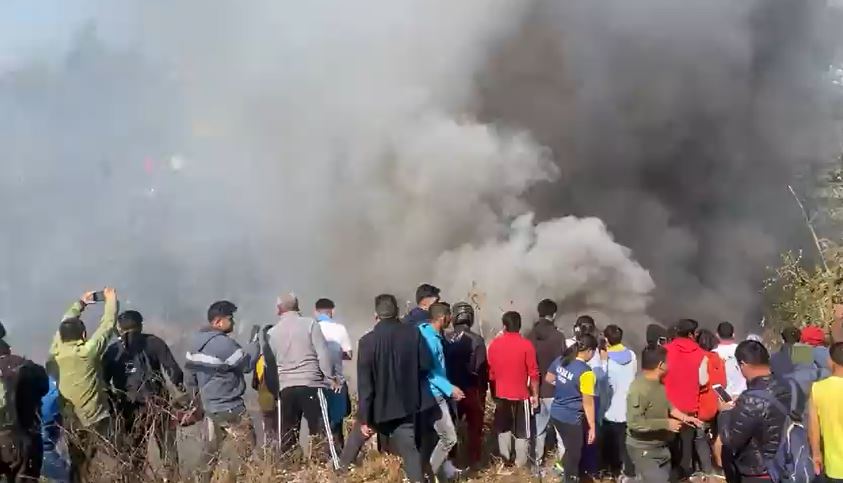 पोखरा विमान दुर्घटनाः दुर्घटनास्थलमा उद्दार कार्य जारी (तस्बिरहरु)