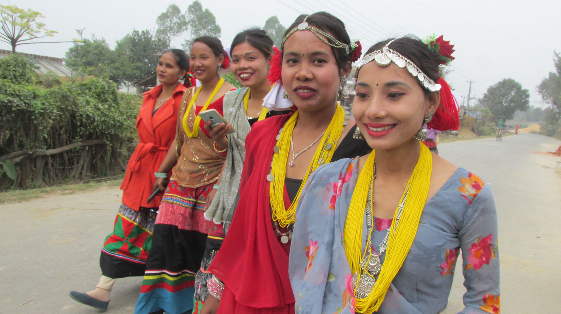 थारु समुदायले मनाए माघी पर्व