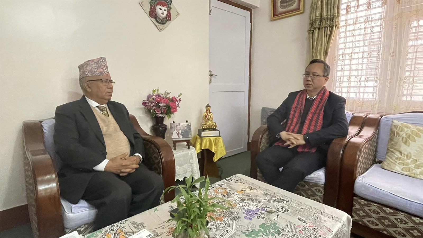 अध्यक्ष नेपाल र चिनियाँ राजदूतबीच भेट