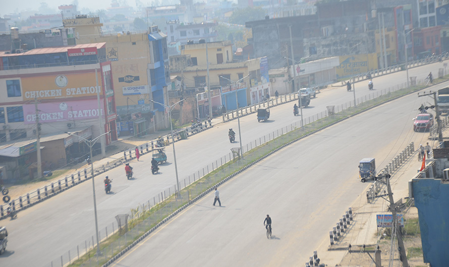 सडक स्तरोन्नतिपछि मुहार फेर्दै धनगढी