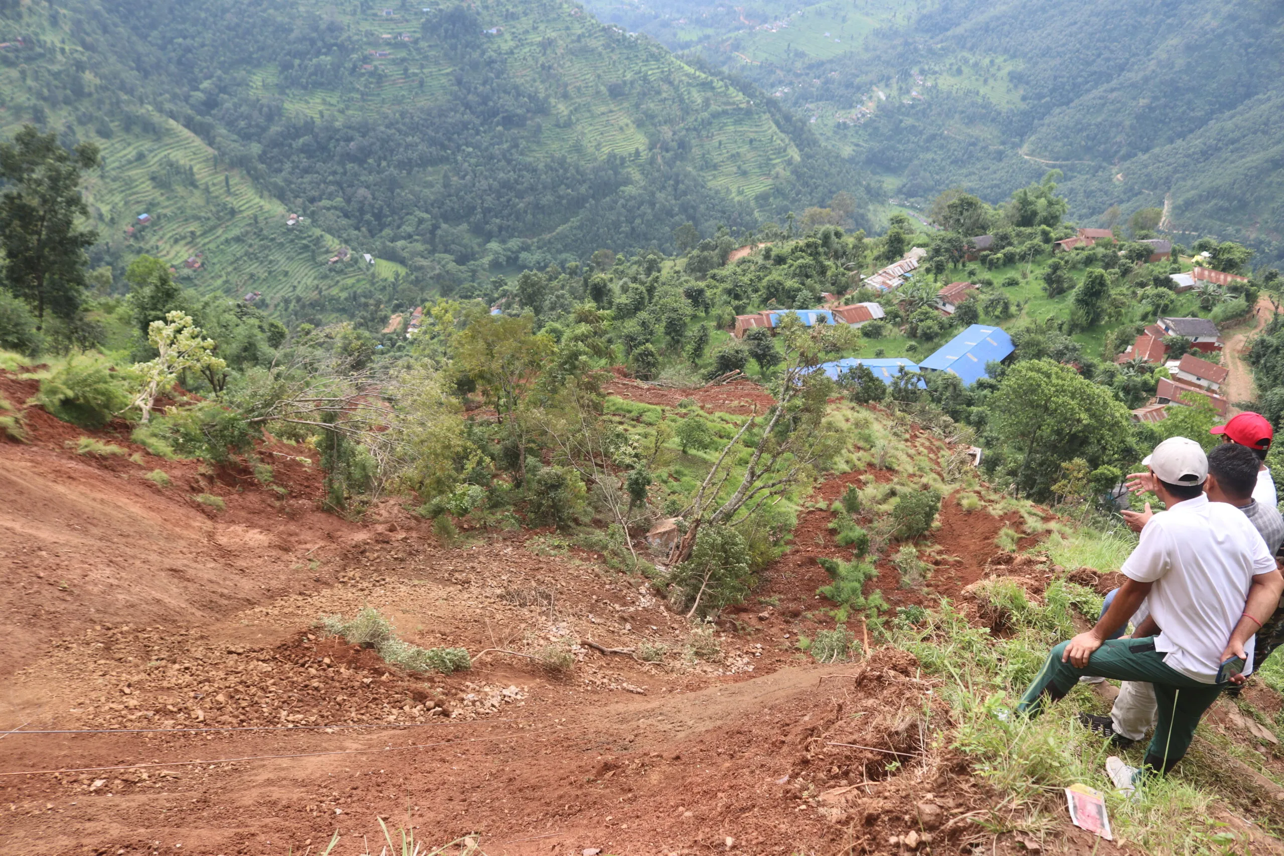 बर्खा नलाग्दै पहिरोको चिन्ता