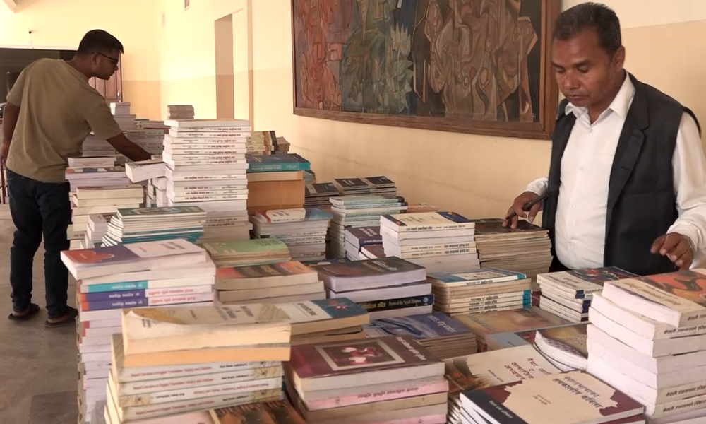 पठन संस्कृति विकासका लागि कोशेढुंगा सावित हुँदै प्रज्ञा प्रतिष्ठानको पुस्तक प्रदर्शनी
