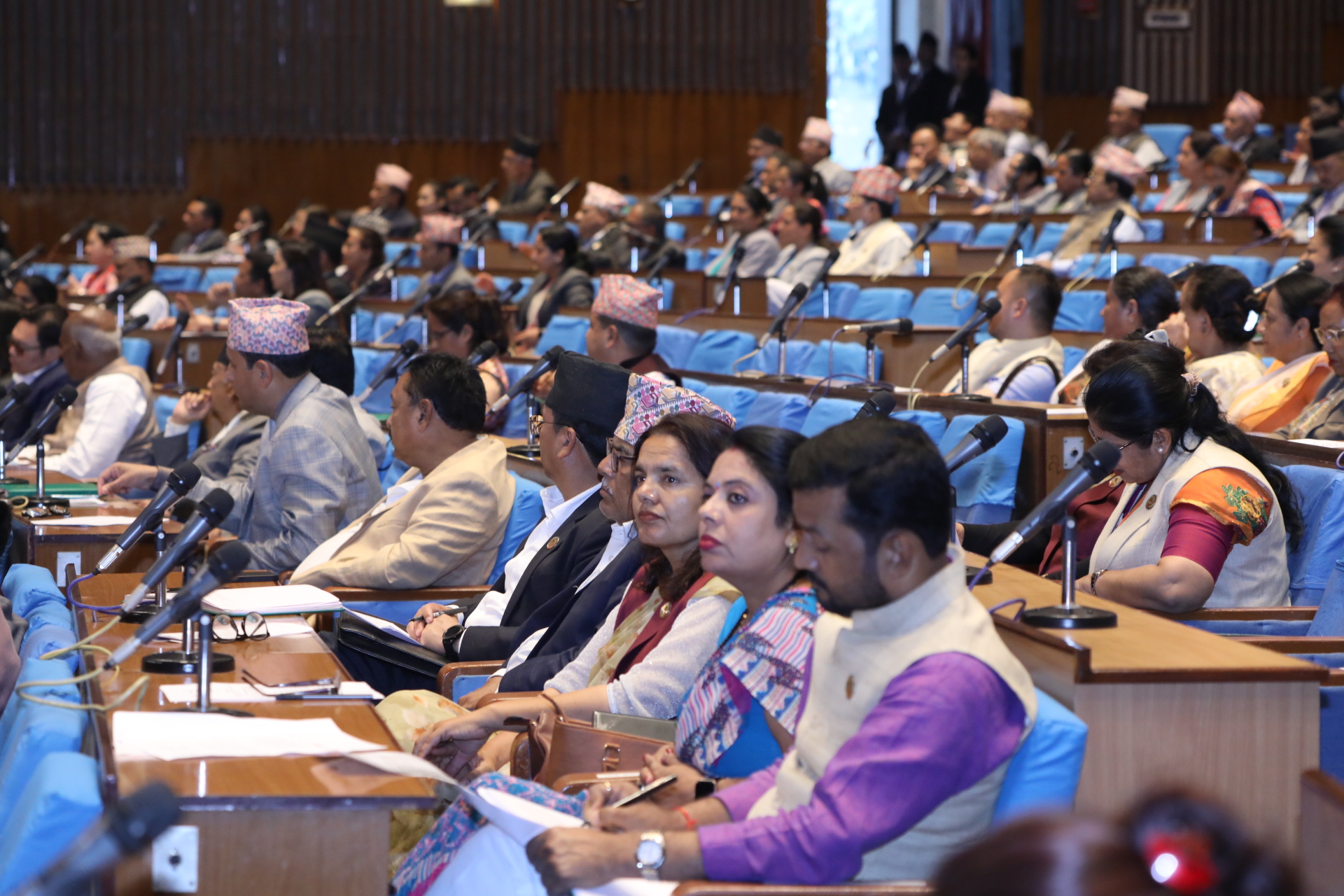 प्रतिनिधि सभाको बैठक: बजेटमाथि उठेका प्रश्नको जवाफ दिँदै अर्थमन्त्री महत