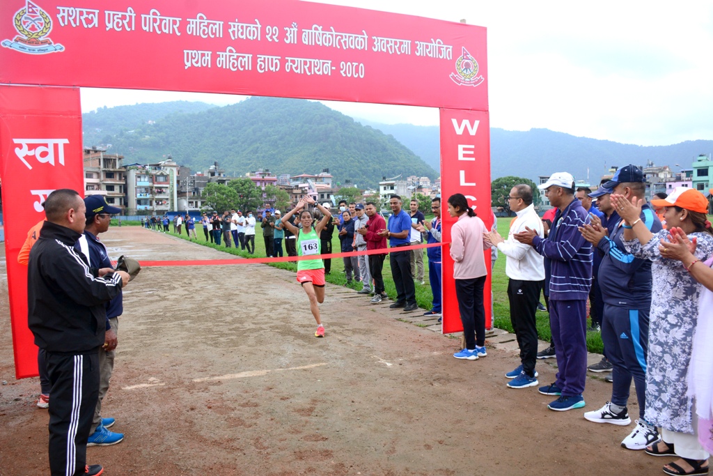 हाफ म्याराथन दौडको उपाधि राममाया बुढालाई