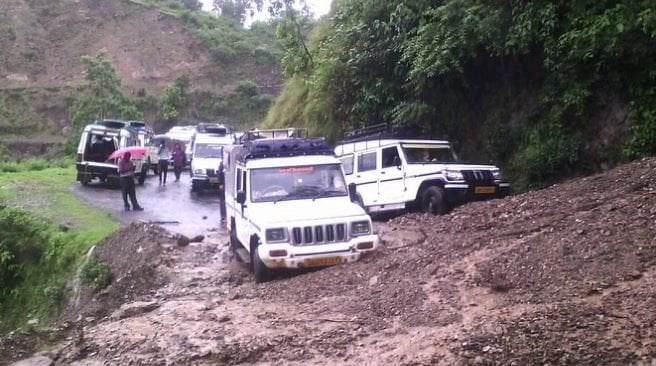 बाढी र पहिरोले जम्मु काश्मीरमा आठ जनाको मृत्यु