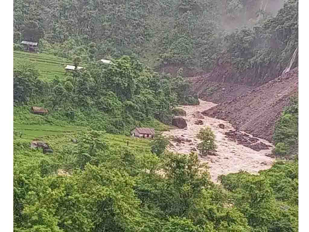 अबिरल बर्षाले मकवानपुरमा पहिरोः एक को मृत्यु , ६ जना बेपत्ता