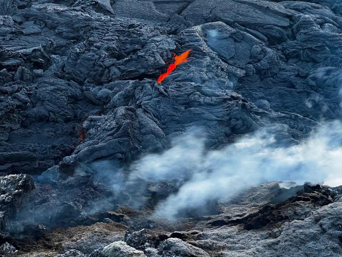 आइसल्याण्डको ज्वालामुखी रोकियो तर अझै खतरामुक्त नभएको बिज्ञको राय