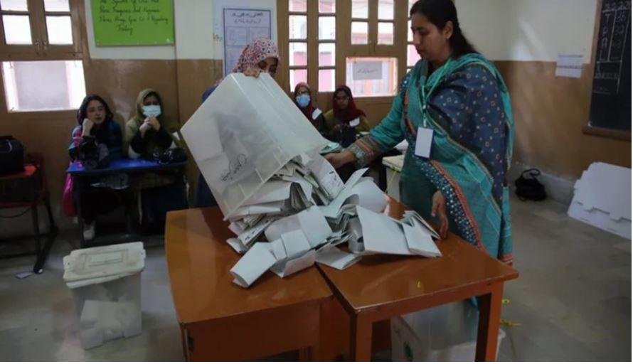 पाकिस्तान निर्वाचन: इमरान खान निकट स्वतन्त्र उम्मेदवारको समूहलाई अग्रता