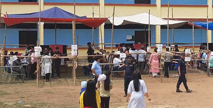 उप निर्वाचन अपडेट : मतदान केन्द्रबाट सदरमुकाम इलाम बजार मतपेटिका ल्याइदै