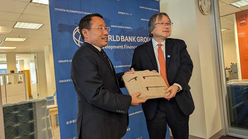 अर्थमन्त्री पुन र विश्व बैंकका २ उपाध्यक्षबीच भेटवार्ता