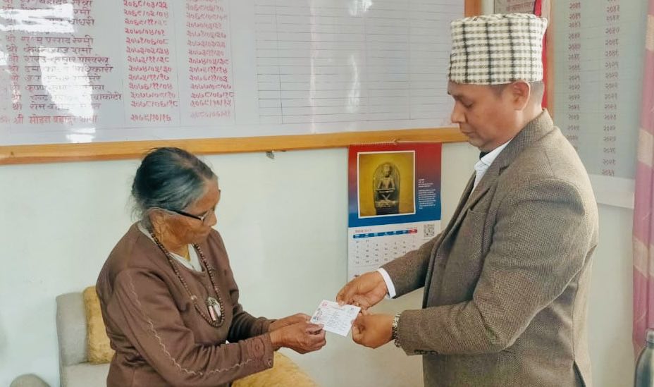 सुनौलो नेपाल समाचार प्रभाव : ८० वर्षमा नागरिकता पाउँदा नोन्जोम कामी खुशी