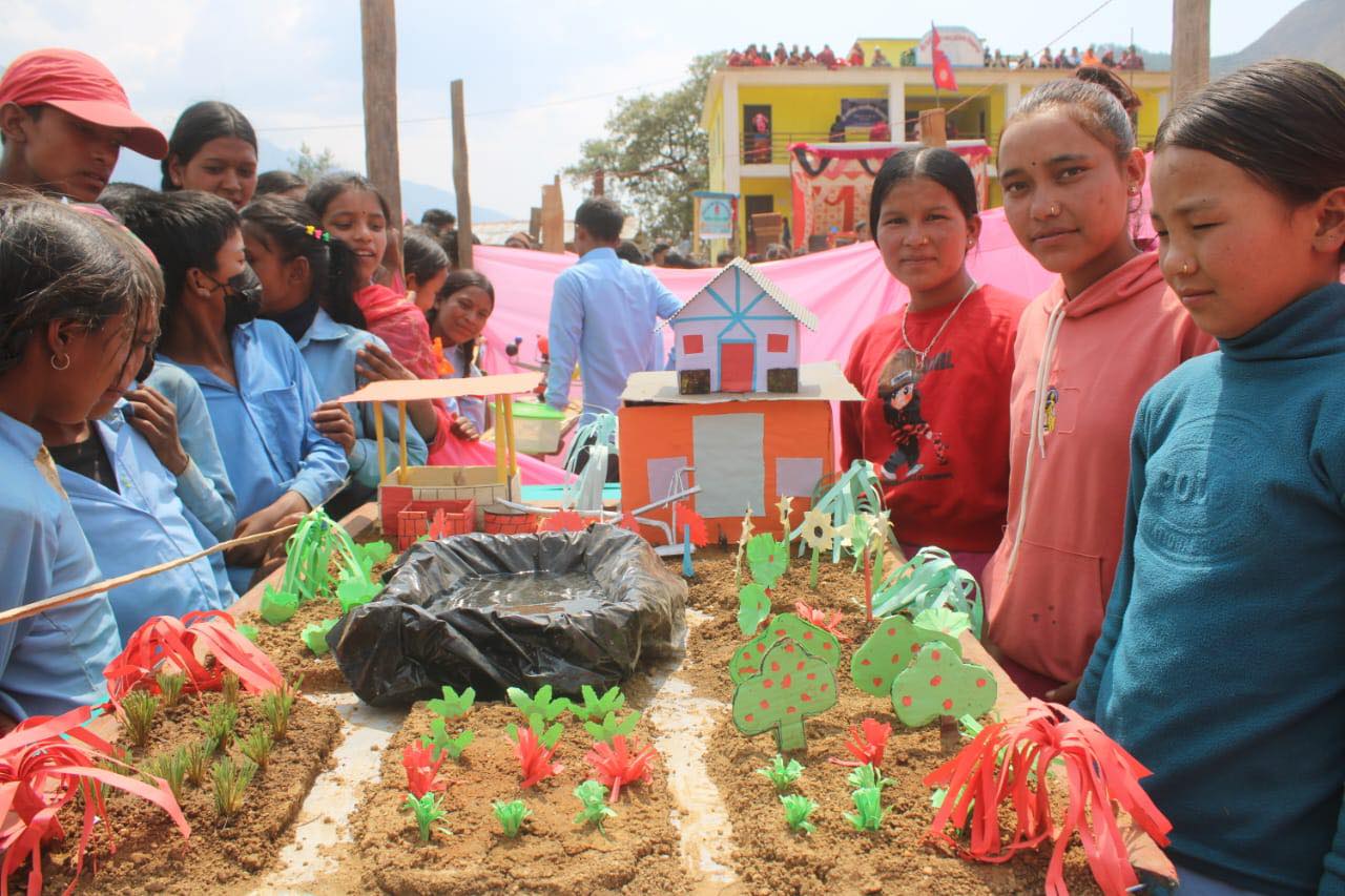 मुगुमै पहिलो पटक विद्यालयमा विज्ञान तथा शैक्षिक सामग्री प्रदर्शनी