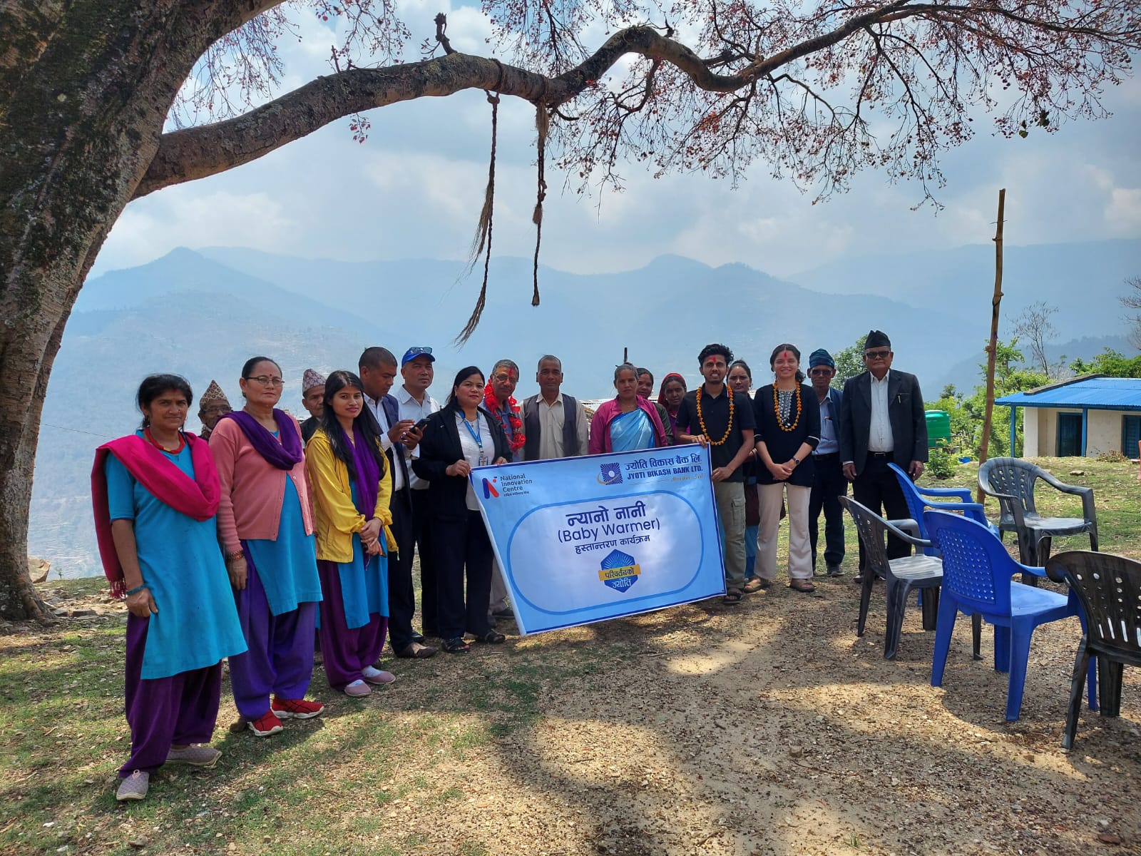 ज्योति विकास बैंकद्वारा कर्णालीका दुर्गम तथा ग्रामीण क्षेत्रका स्वास्थ्य चौकीलाई बेबी वार्मर प्रदान