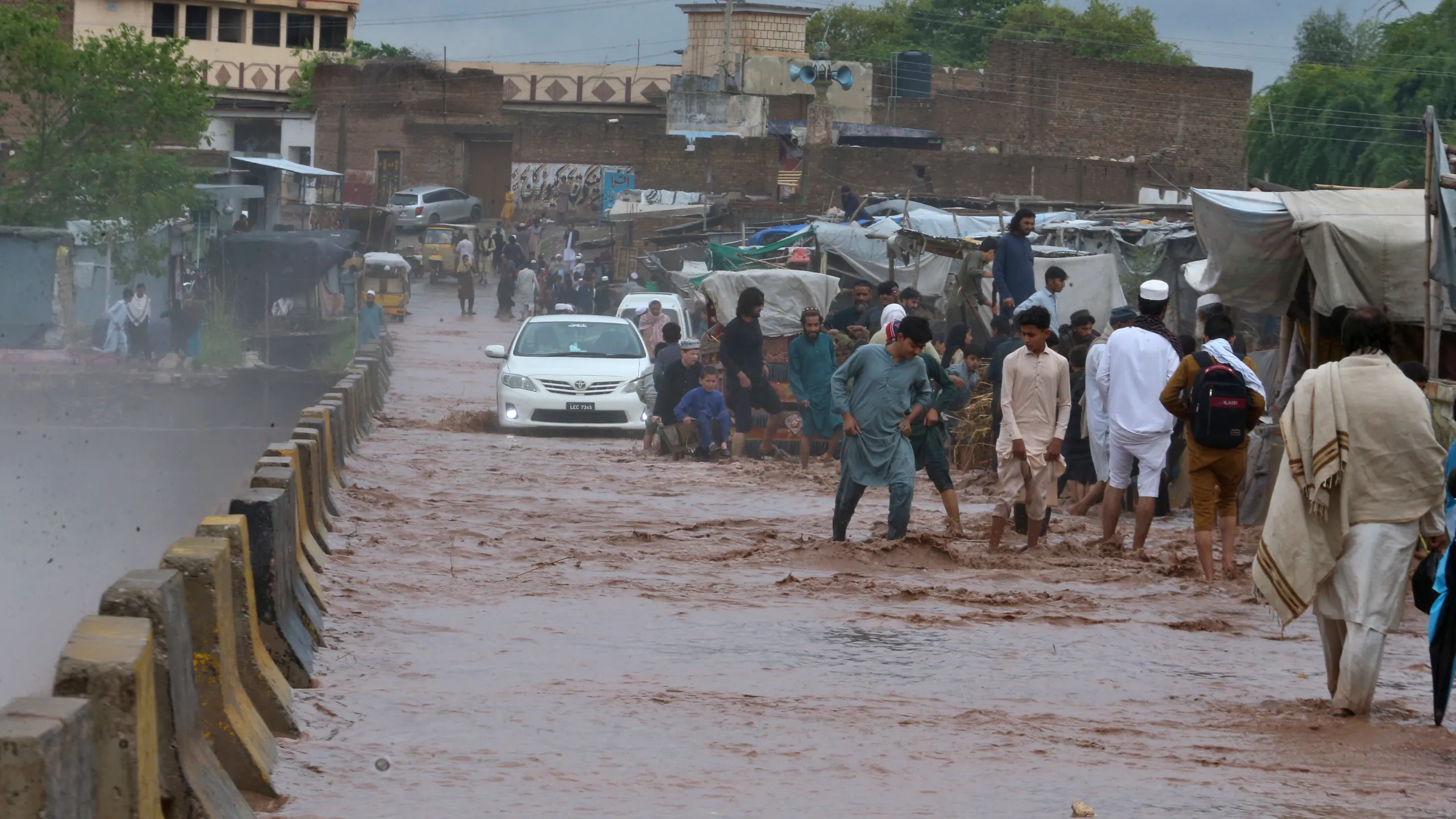 अफगानिस्तानमा वर्षा र बाढीका कारण मृत्यु हुनेको संख्या १४ पुग्यो