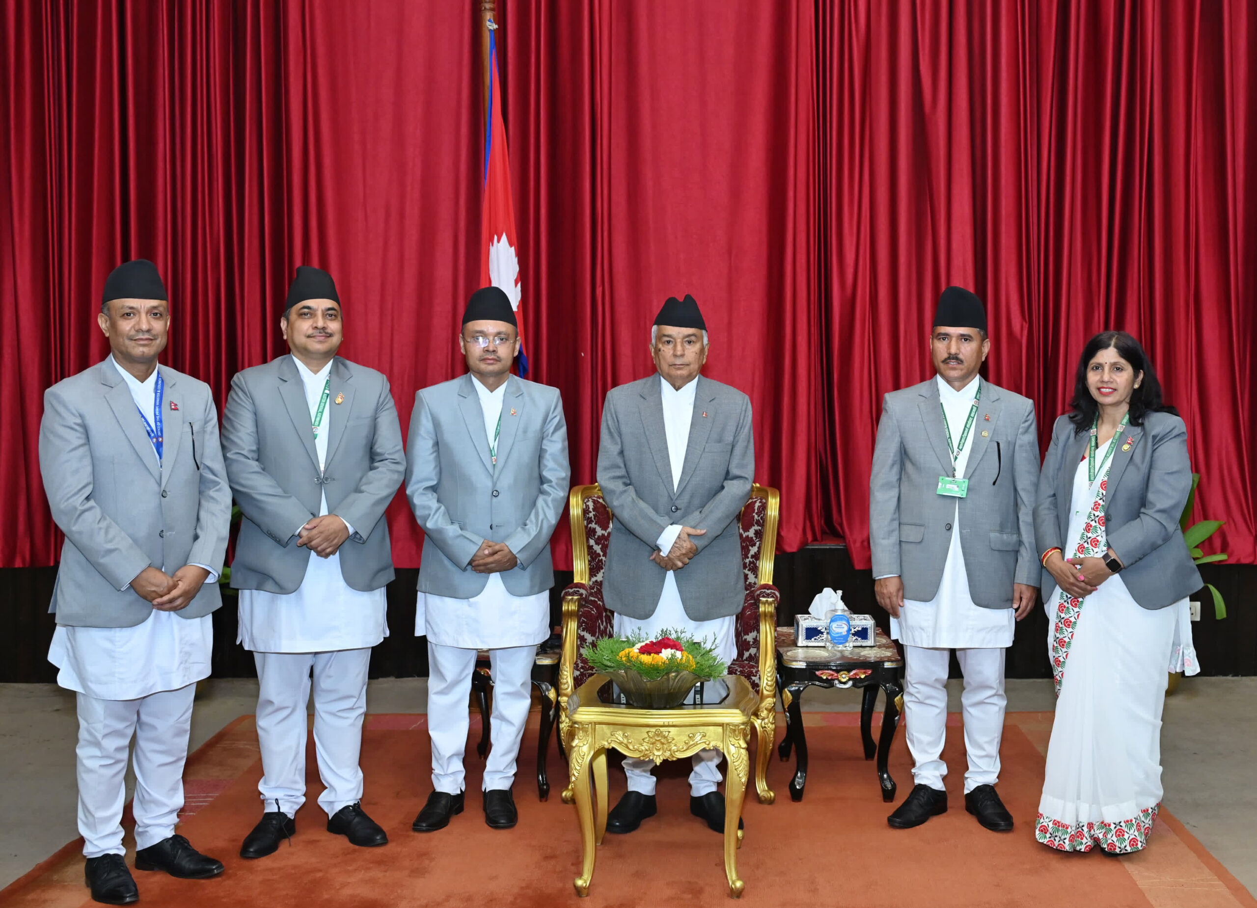 राष्ट्रपति पौडेलसमक्ष महालेखापरीक्षकको ६१औँ वार्षिक प्रतिवदेन पेस