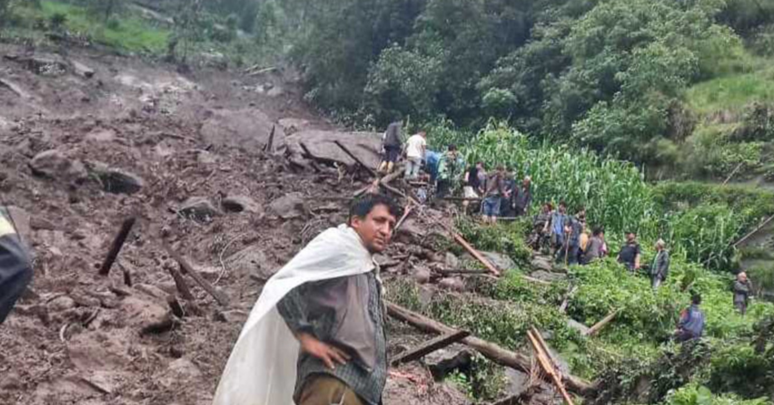 ताप्लेजुङ पहिरो अपडेटः मृतकलाई सुरक्षित स्थानमा ल्याइयो