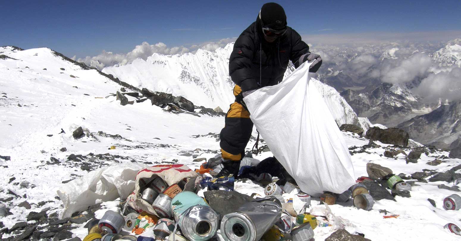 सफा हिमाल अभियान-२०२४ : ११ टन फोहोर, ४ वटा मानव शव र एक अस्थिपञ्जर संकलन