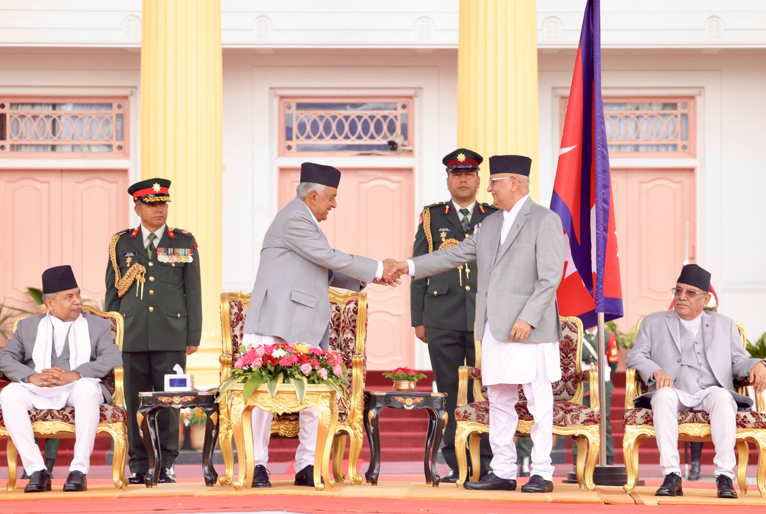 प्रधानमन्त्री ओलीको शपथ समारोह (तस्बिरहरु)