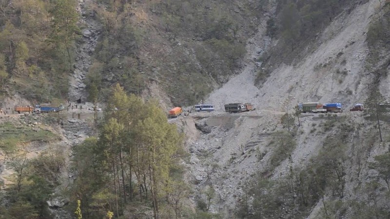 कर्णाली राजमार्ग एकतर्फी खुल्यो