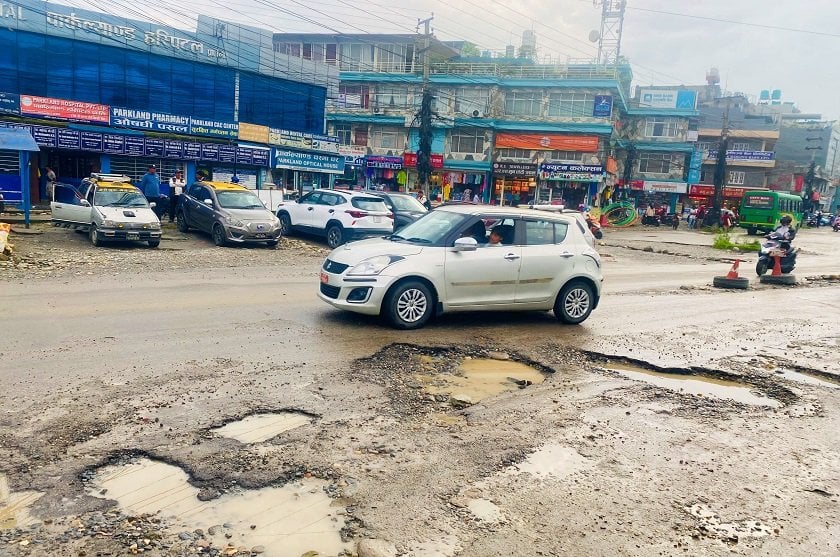 पर्यटकीय राजधानी पोखरा जोड्ने मुख्य राजमार्गमा खाल्डैखाल्डा, यात्रा जोखिमपूर्ण