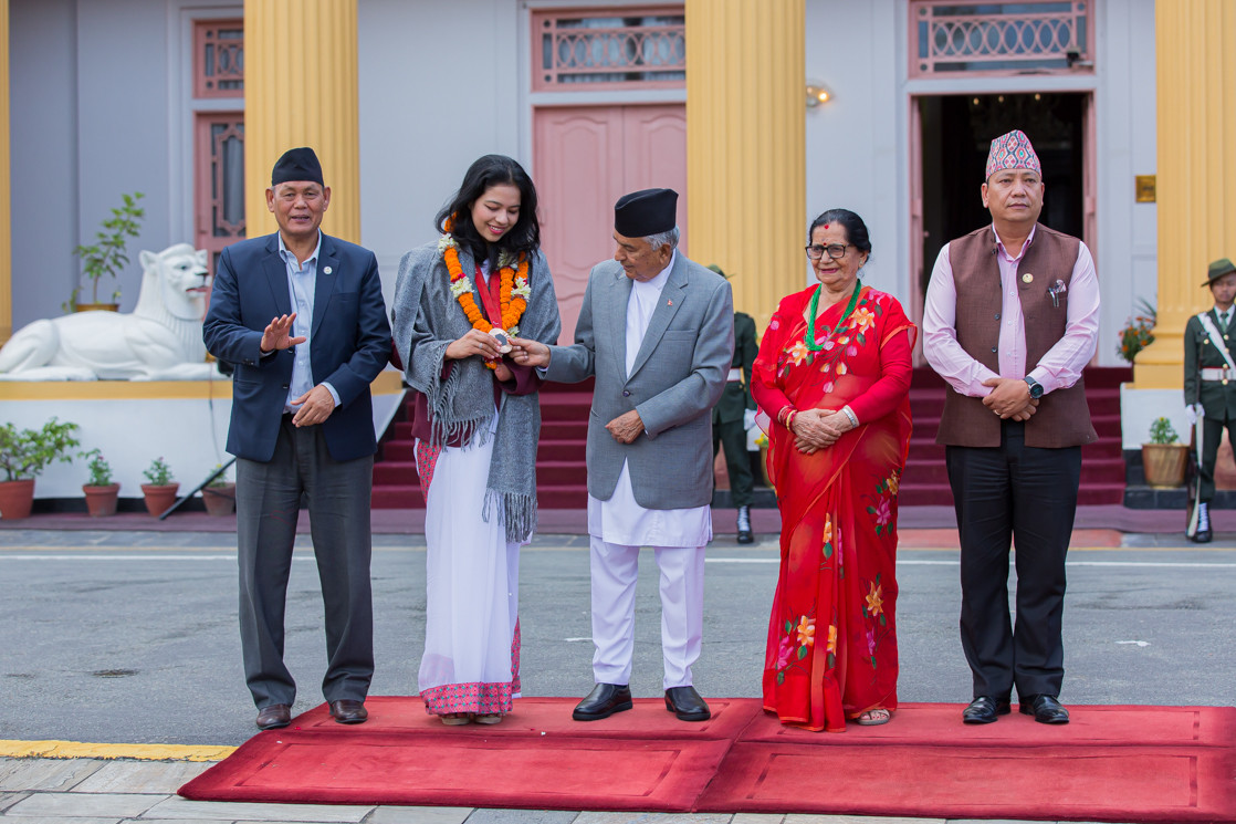 राष्ट्रपति पौडेलद्वारा कास्य पदक विजेता पलेशालाई सम्मान (तस्बिरहरु)