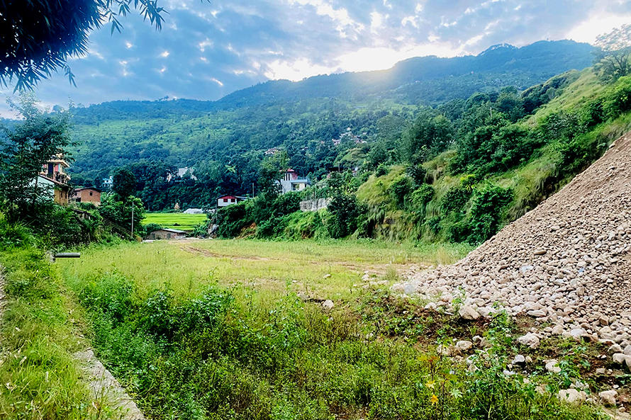 बजेट नहुँदा बागलुङको ओडारचौरमा २ वर्षदेखि खेलमैदान अलपत्र