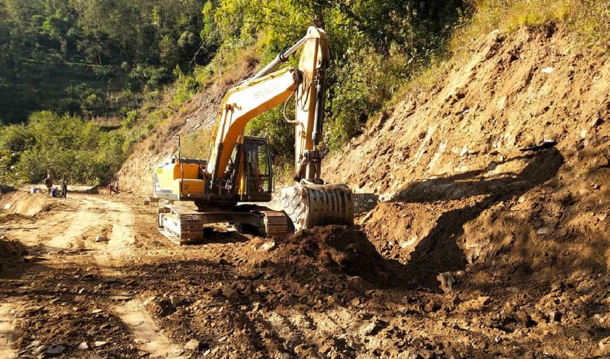 म्याग्दी र बागलुङ जोड्ने सडक स्तरोन्नति सुरु