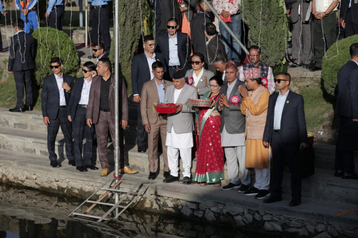 राष्ट्रपतिद्वारा सूर्यसहित छठी माताको पूजा आराधना (तस्बिरहरु)