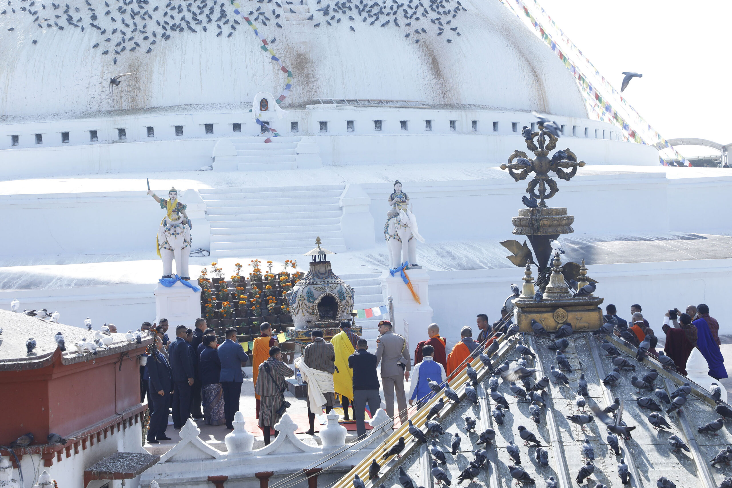 भुटानी नरेशद्वारा बौद्धनाथ दर्शन