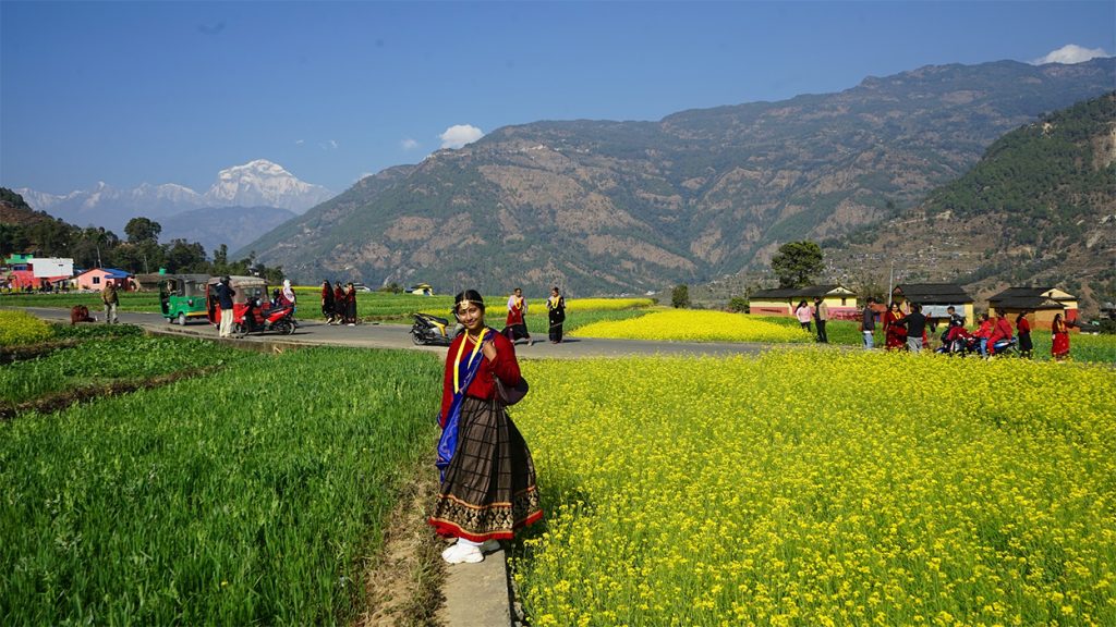 मौलिक पोसाक भाडामा लगाएर आम्दानी